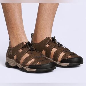 Ozark Trail Men's Shoes Closed Toe Sandals Size 9 Durable Outdoor Hiking